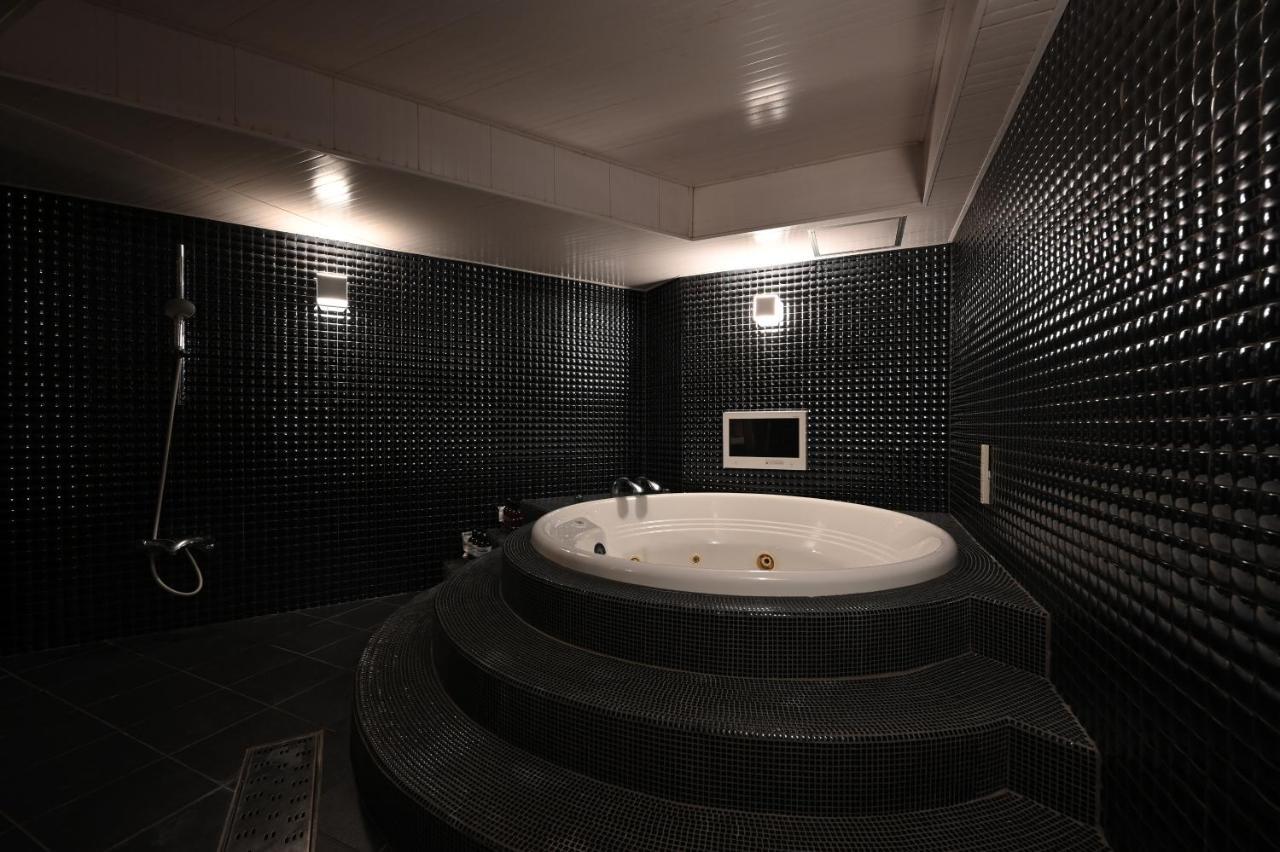 Hotel The Scene Yokohama  Exterior photo